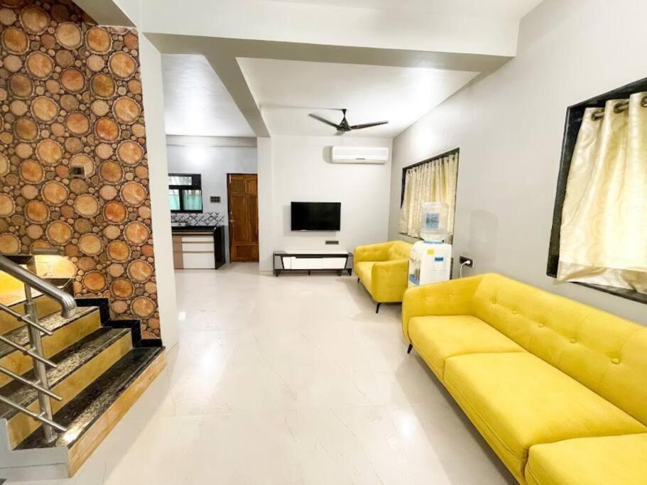 Corner House, Lonavla By Meheru-4 Bhk Villa With Pool Eksteriør billede