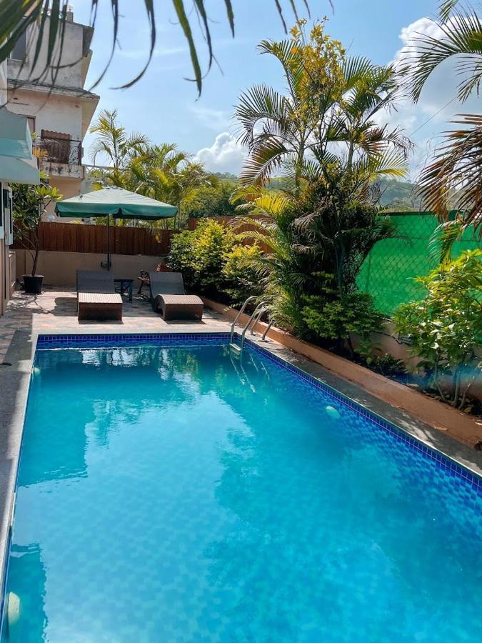 Corner House, Lonavla By Meheru-4 Bhk Villa With Pool Eksteriør billede